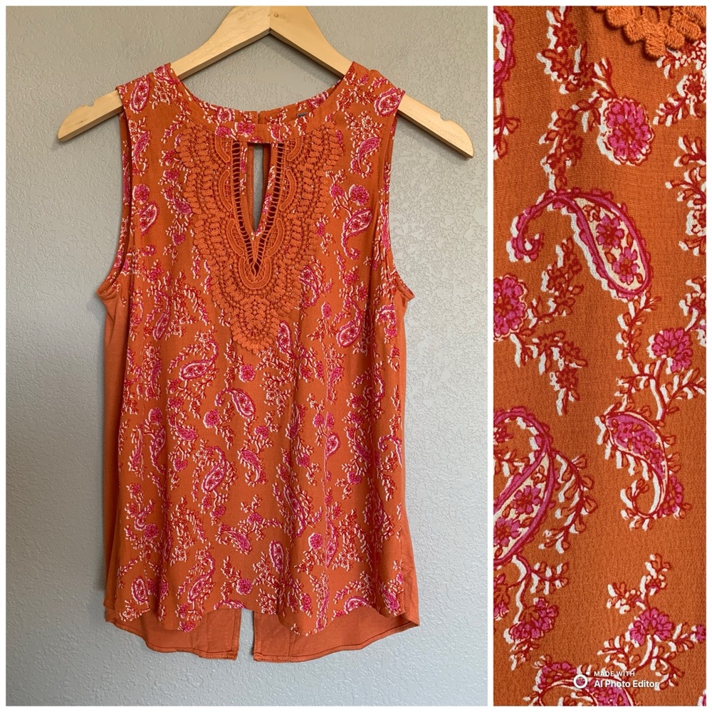 Daniel Rainn Orange Paisley Crochet Yoke Sleeveless Blouse